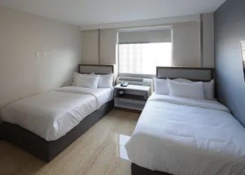 Mayfair Inn and Suites hotel thumbnail 3