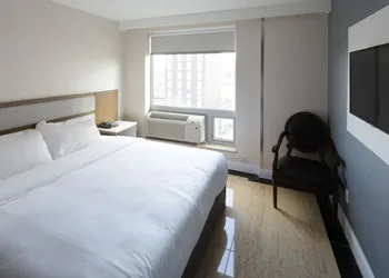 Mayfair Inn and Suites hotel thumbnail 6