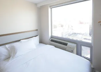 Mayfair Inn and Suites hotel thumbnail 7