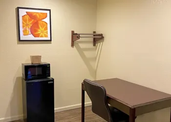 Whistling Pines - Daily & Extended Stay, Elizabeth City hotel thumbnail 8