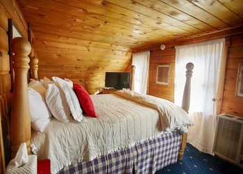 Gold Mountain Manor Bed and Breakfast hotel thumbnail 4