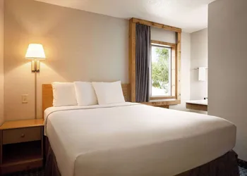 Travelodge by Wyndham Edgemont hotel thumbnail 4