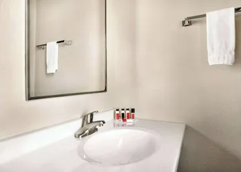 Travelodge by Wyndham Edgemont hotel thumbnail 5