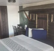 Brad's Desert Inn hotel detail image 4