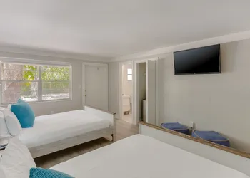 Drift Hotel hotel thumbnail 3