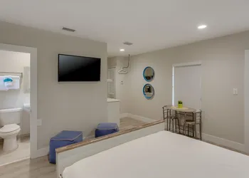 Drift Hotel hotel thumbnail 6