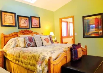 Meadow Creek Mountain Lodge and Event Center hotel thumbnail 6