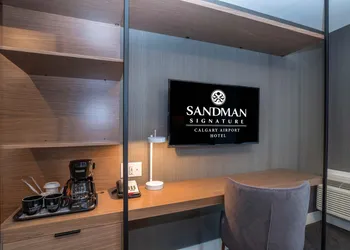 Sandman Signature Calgary Airport Hotel hotel thumbnail 6