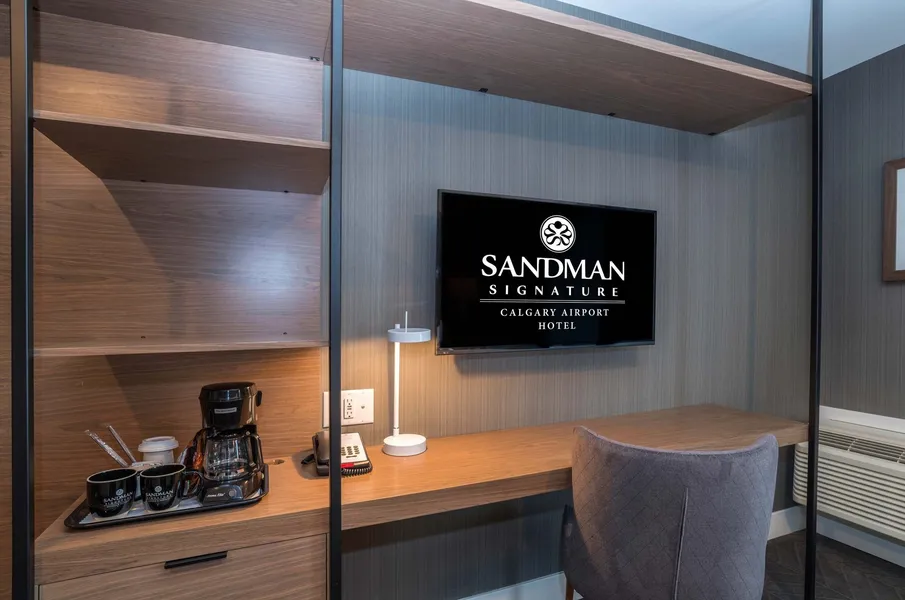 Sandman Signature Calgary Airport Hotel hotel detail image 6