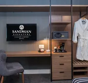 Sandman Signature Calgary Airport Hotel hotel detail image 7