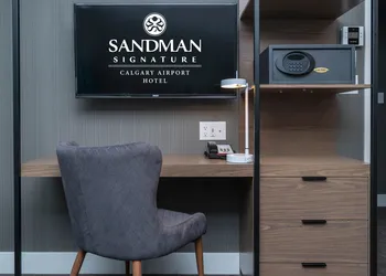 Sandman Signature Calgary Airport Hotel hotel thumbnail 8