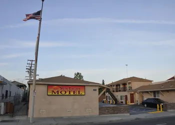 Sun Light Motel hotel thumbnail 2