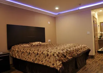 Sun Light Motel hotel thumbnail 3