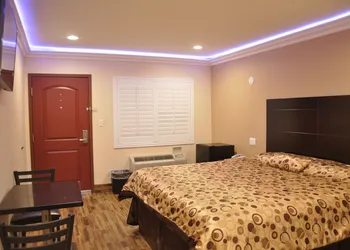 Sun Light Motel hotel thumbnail 4