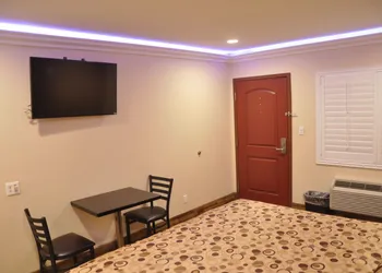 Sun Light Motel hotel thumbnail 5