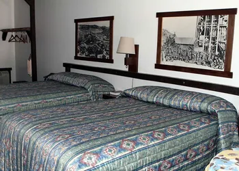 Bunkhouse Motel hotel thumbnail 5