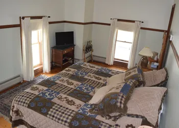 Black Lantern Inn hotel thumbnail 5