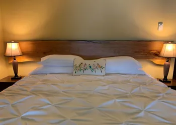 Comforts of Whidbey hotel thumbnail 7