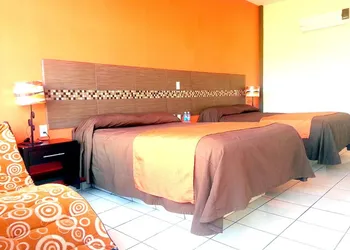 Hotel Fiesta Nueva Italia Inn hotel thumbnail 3