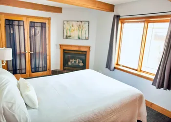 Terrace Suites hotel thumbnail 6