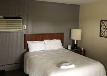 The Walpole Motel hotel thumbnail 3