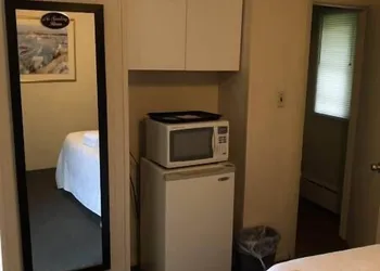 The Walpole Motel hotel thumbnail 4