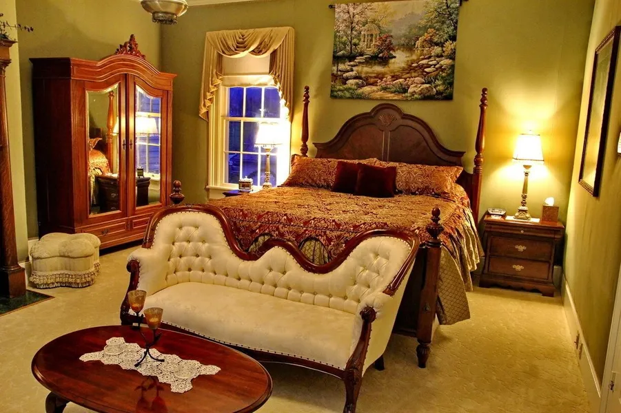 Bybee's Historic Inn hotel detail image 6