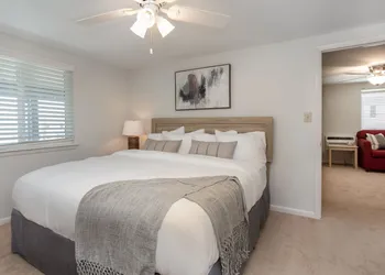 The Beach House hotel thumbnail 2