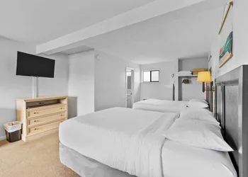 The Beach House hotel thumbnail 4