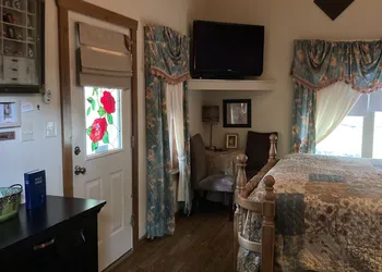 All Seasons Treehouse Village hotel thumbnail 3