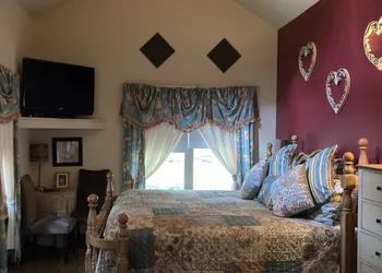 All Seasons Treehouse Village hotel thumbnail 4