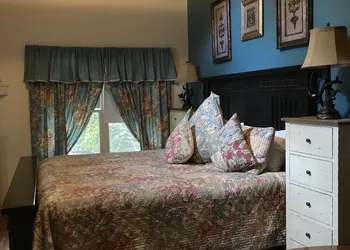 All Seasons Treehouse Village hotel thumbnail 5
