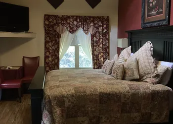 All Seasons Treehouse Village hotel thumbnail 8