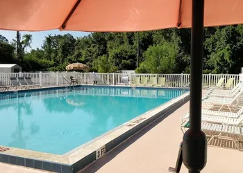 Sun Inn & Suites hotel thumbnail 8