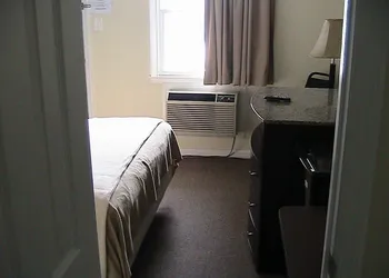 Shore Point Motel hotel thumbnail 6