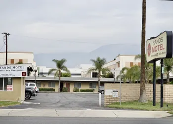 Sands Motel hotel thumbnail 2