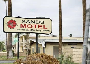 Sands Motel hotel thumbnail 3