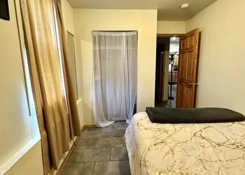 Moose Tracks B & B hotel thumbnail 8