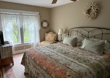 Maple Shade Bed & Breakfast hotel thumbnail 6