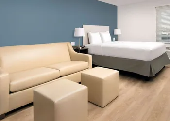 WoodSpring Suites Chicago Tinley Park hotel thumbnail 5