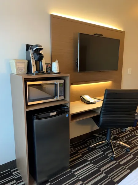 Microtel Inn & Suites by Wyndham Oyster Bay hotel detail image 6