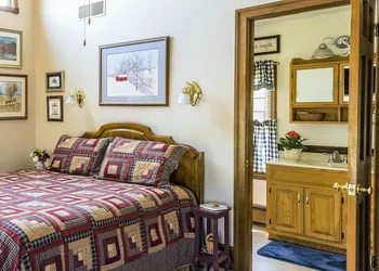 Red Cardinal Bed and Breakfast hotel thumbnail 2