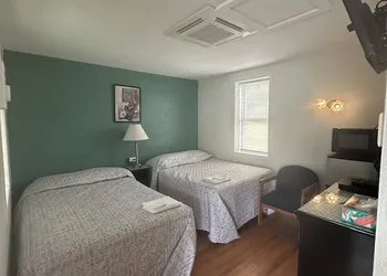 Major League Motor Inn hotel thumbnail 2