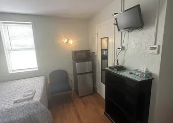 Major League Motor Inn hotel thumbnail 3