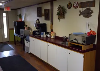 Motel 95 & campground hotel thumbnail 3