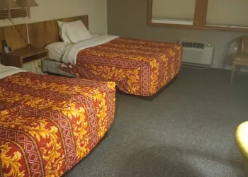 Motel 95 & campground hotel thumbnail 4