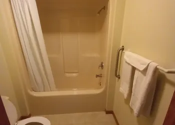 Motel 95 & campground hotel thumbnail 7