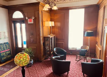 Decker Hotel & Bar hotel thumbnail 2