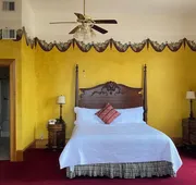 Decker Hotel & Bar hotel detail image 7