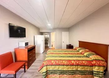 Budget Inn hotel thumbnail 2